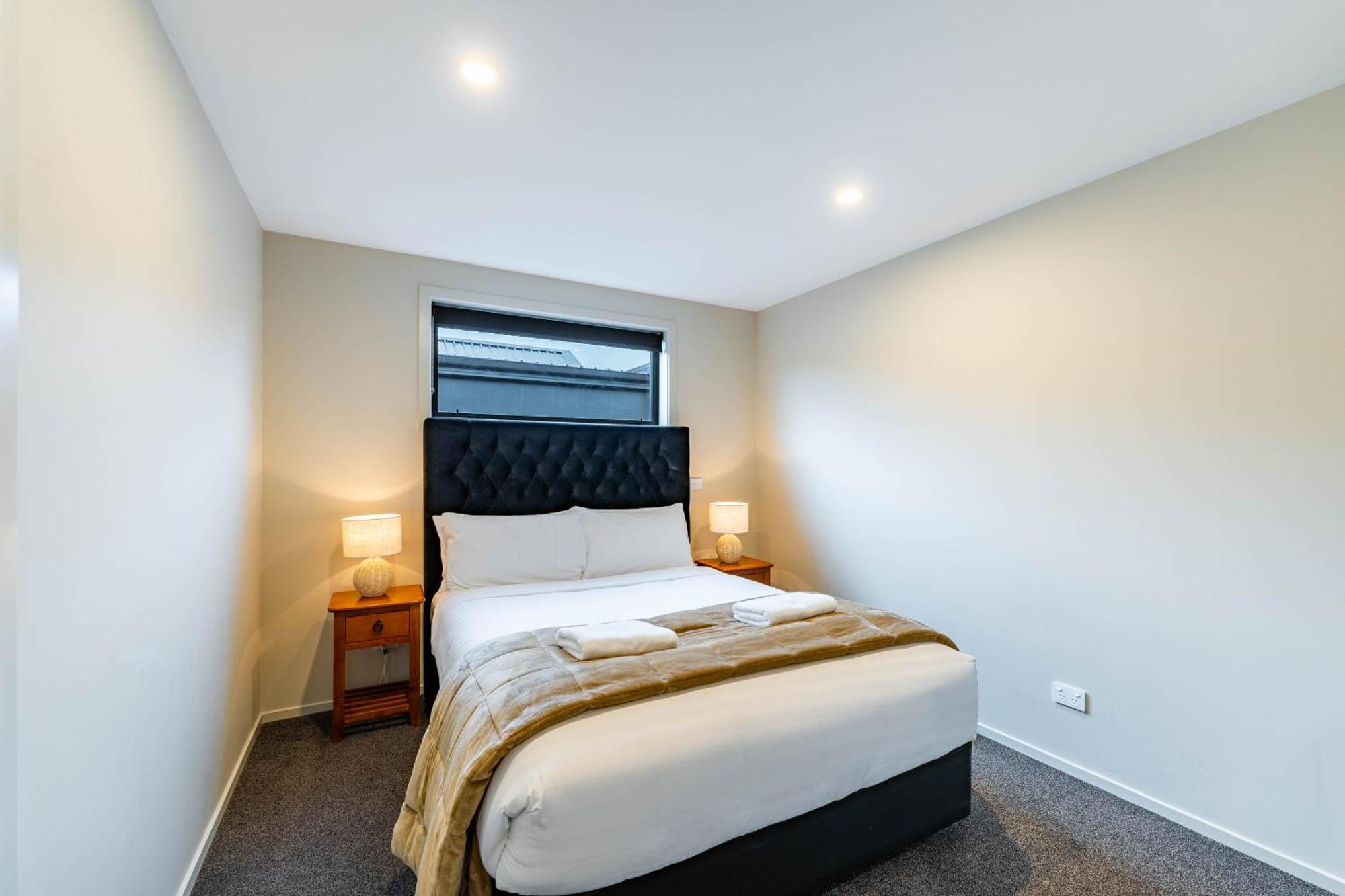 Outlet Sanctuary Villa Wanaka Exterior photo