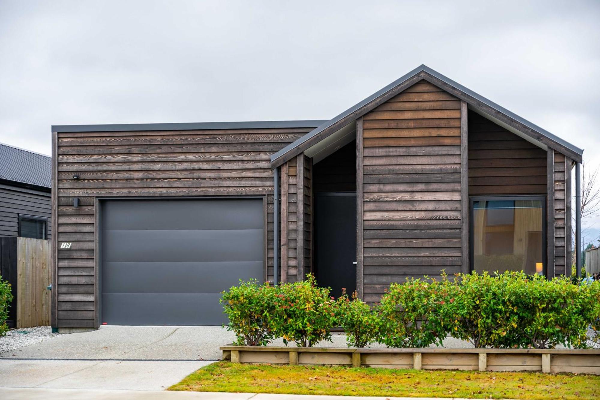 Outlet Sanctuary Villa Wanaka Exterior photo