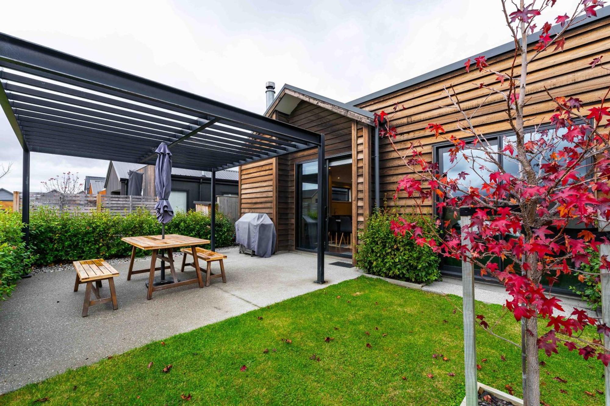 Outlet Sanctuary Villa Wanaka Exterior photo