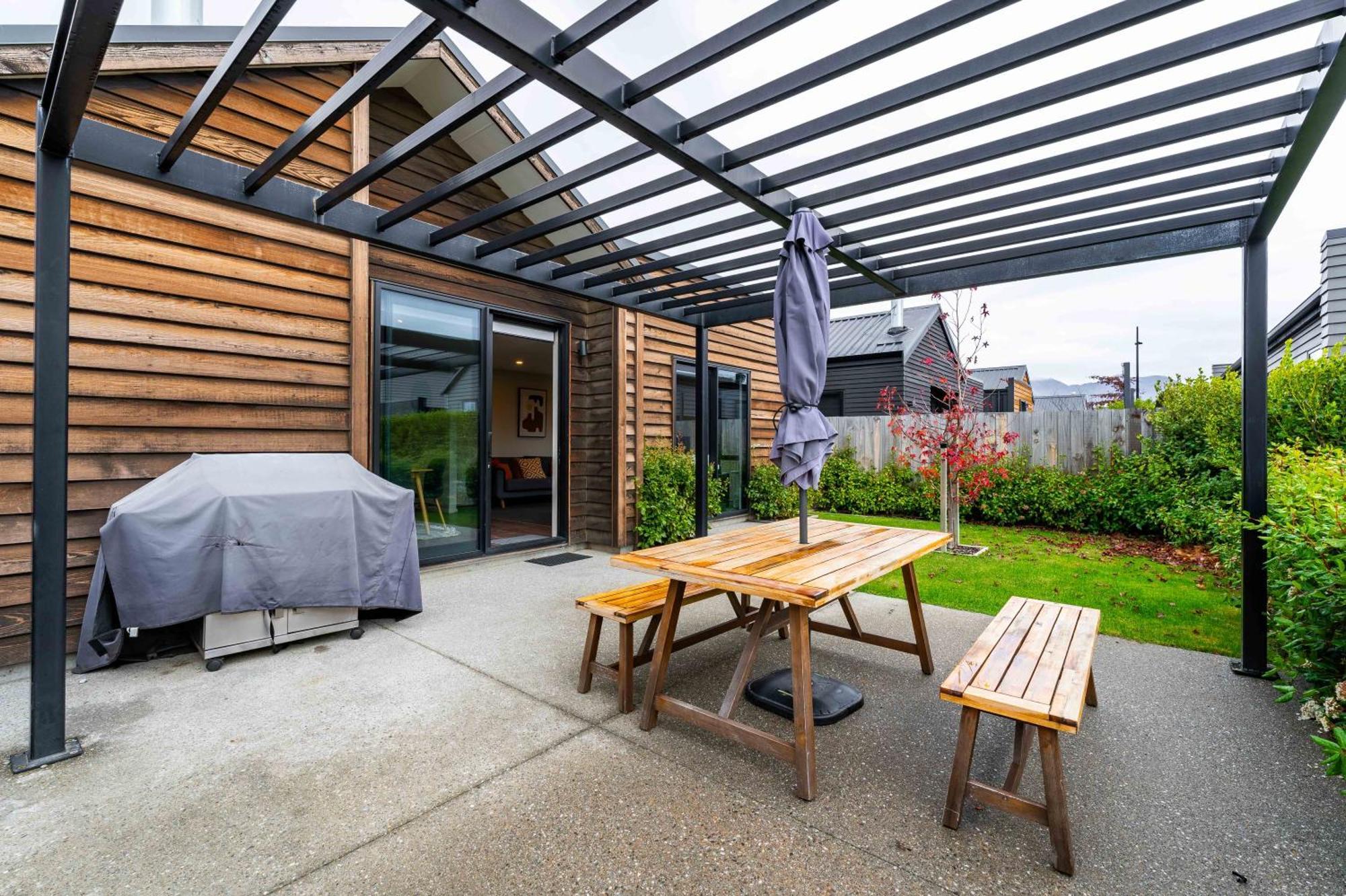Outlet Sanctuary Villa Wanaka Exterior photo